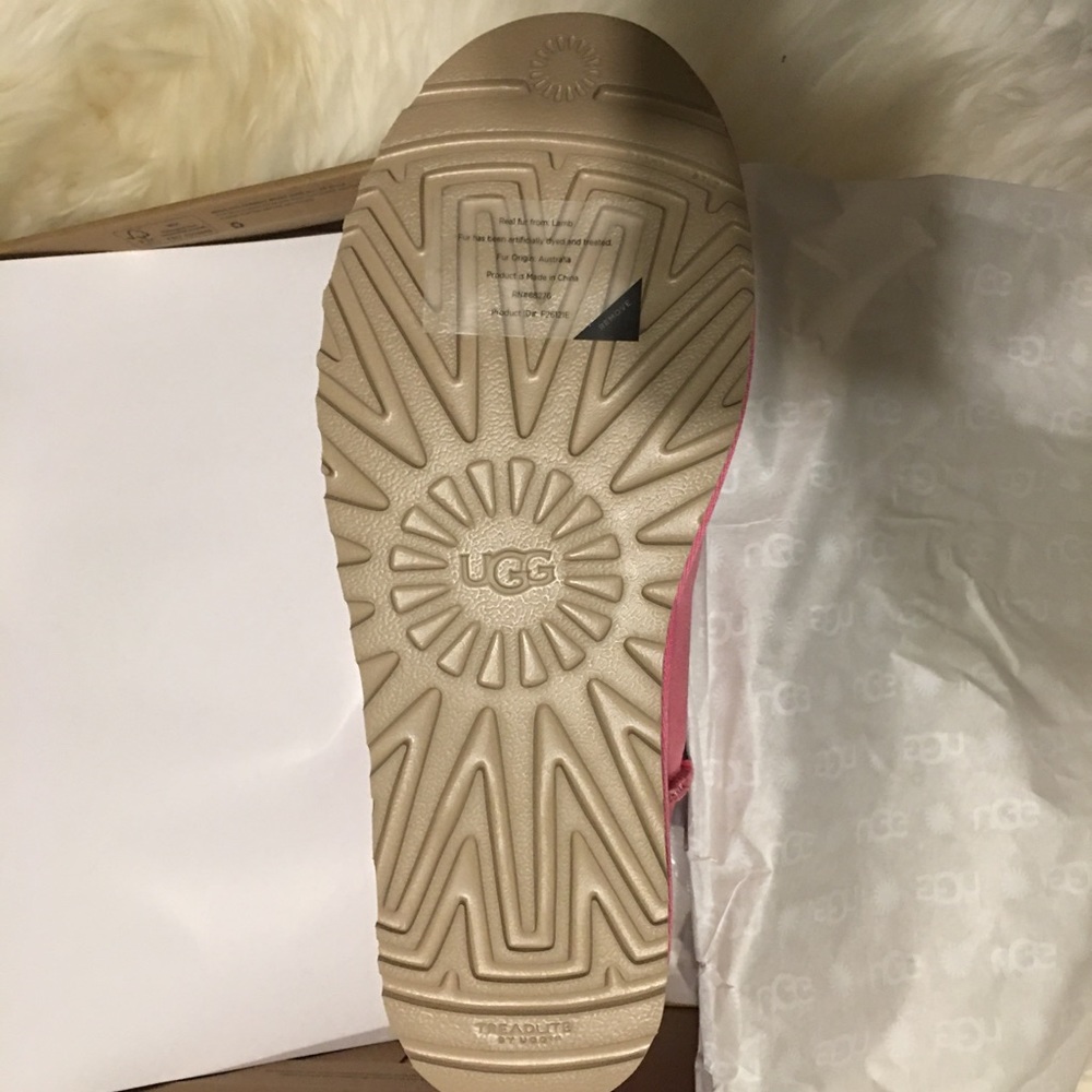 UGG! Pink. READ! No further disc. Must bundle/w at least 2 more items! SZ 9. - Picture 4 of 6